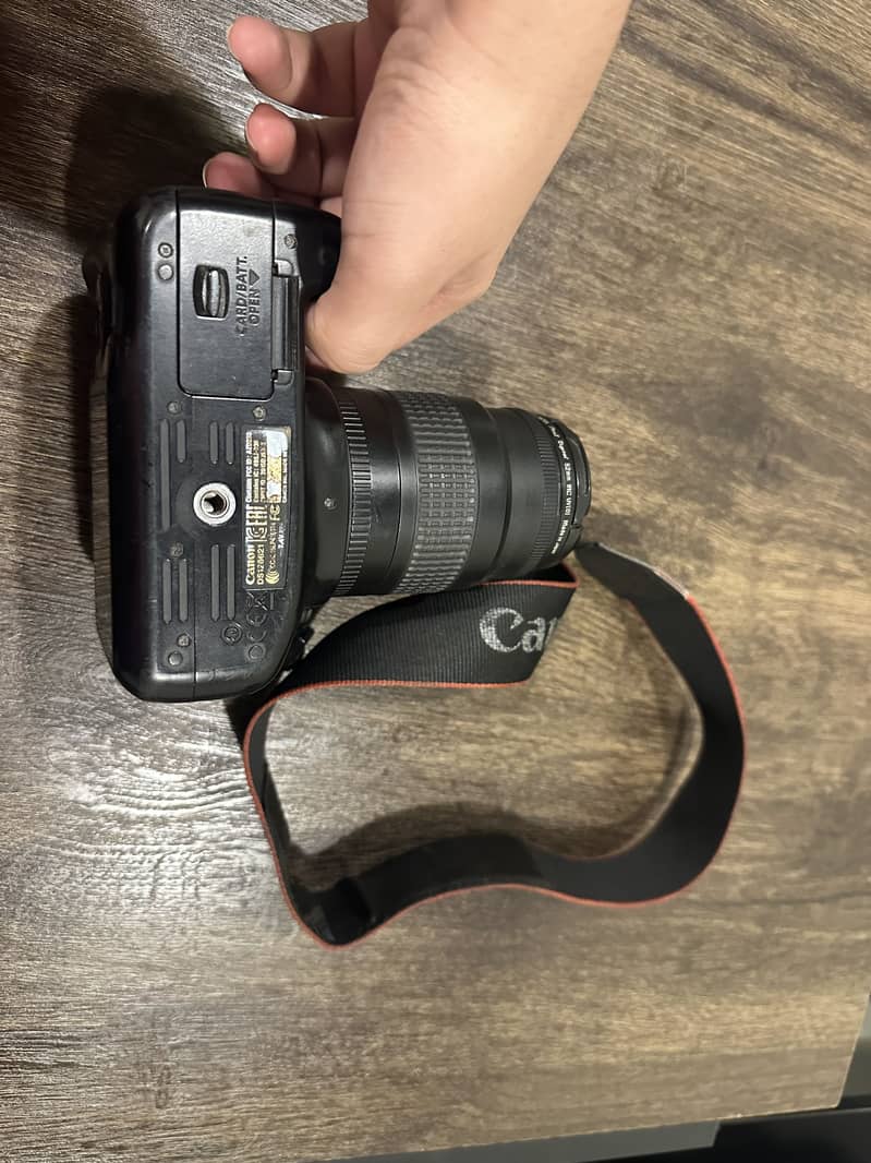 Canon EOS 1300D 3