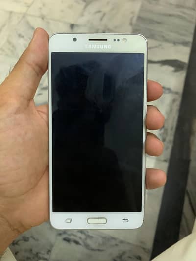 Samsung Mobile J5