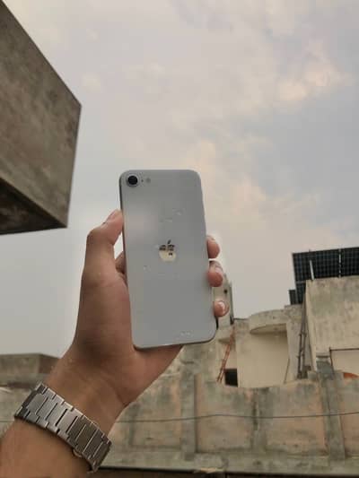 Apple iPhone SE