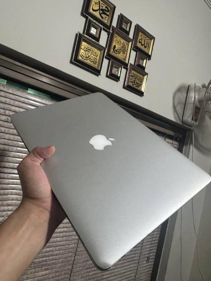 Apple MacBook 2017 0