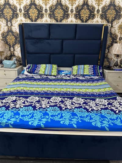 Bed with side table amd dressing
