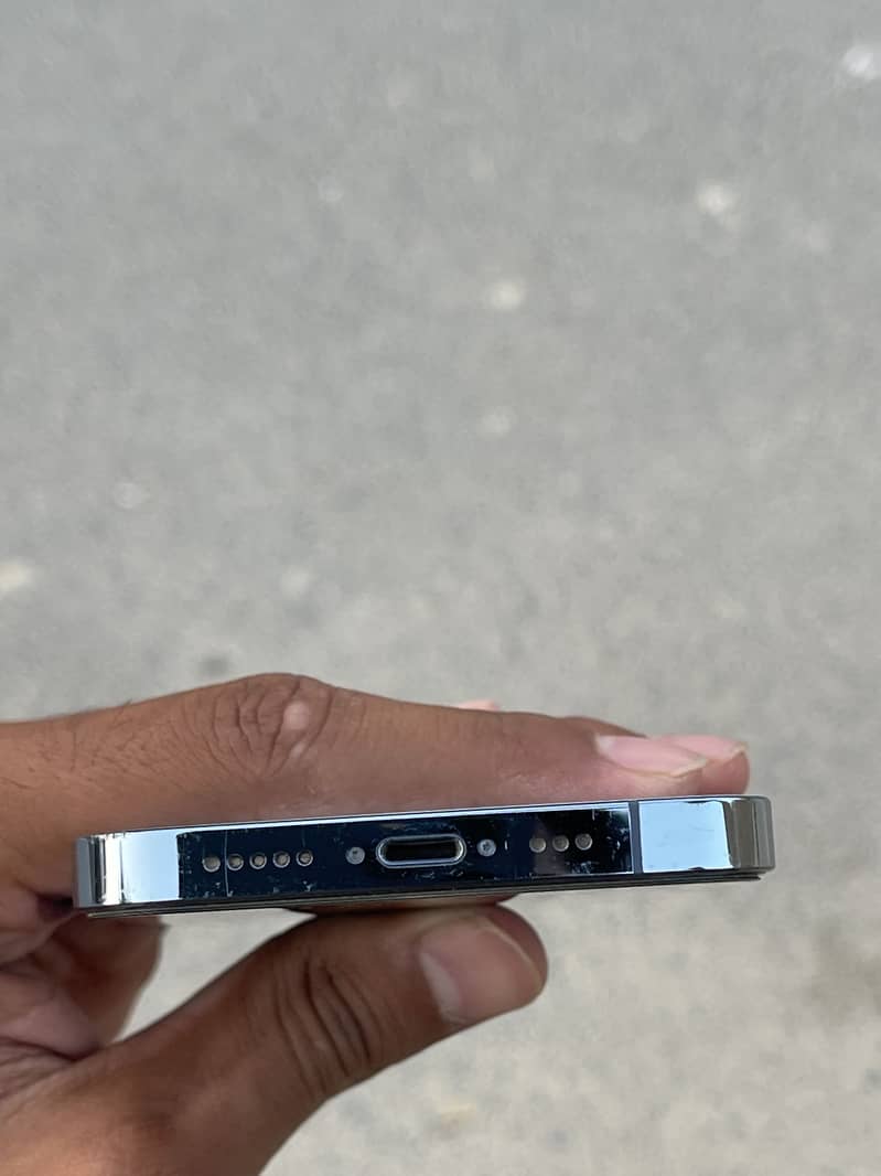 Apple iPhone 13 Pro 3