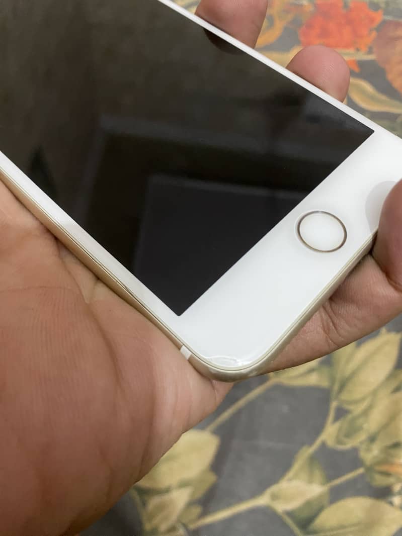 Apple iPhone 7 Plus 5