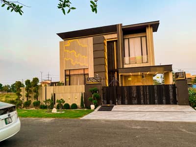 KANAL ULTRA MODERN FURNISEH EYE CATCHING SUPERB LUXURY BUNGALOW FOR SALE