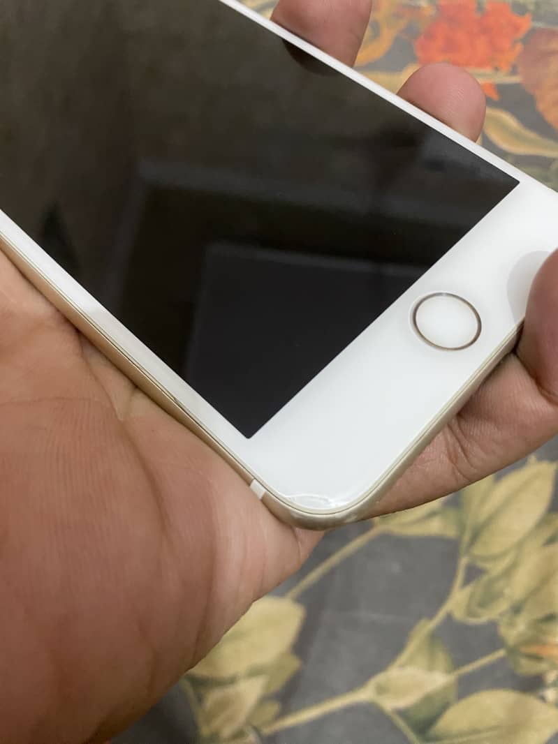 Apple iPhone 7 Plus 2