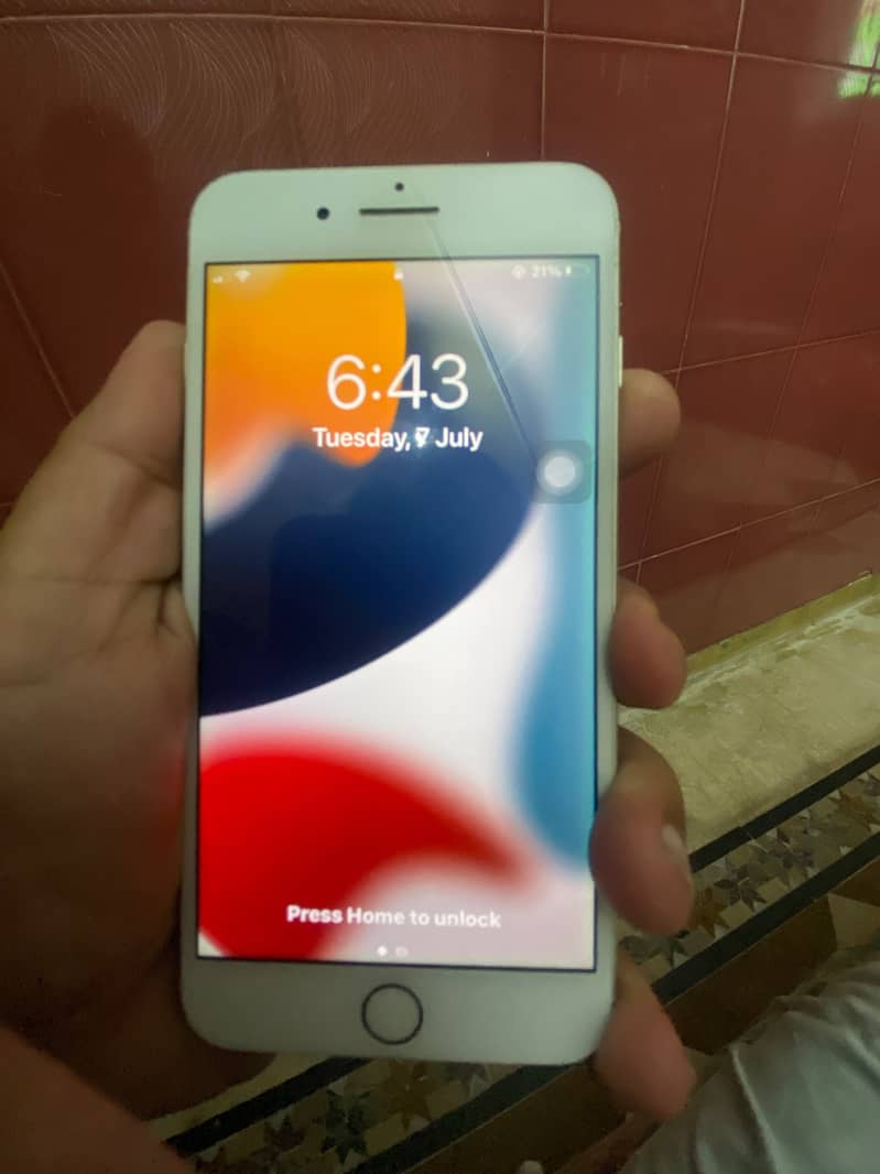 Apple iPhone 7 Plus 5