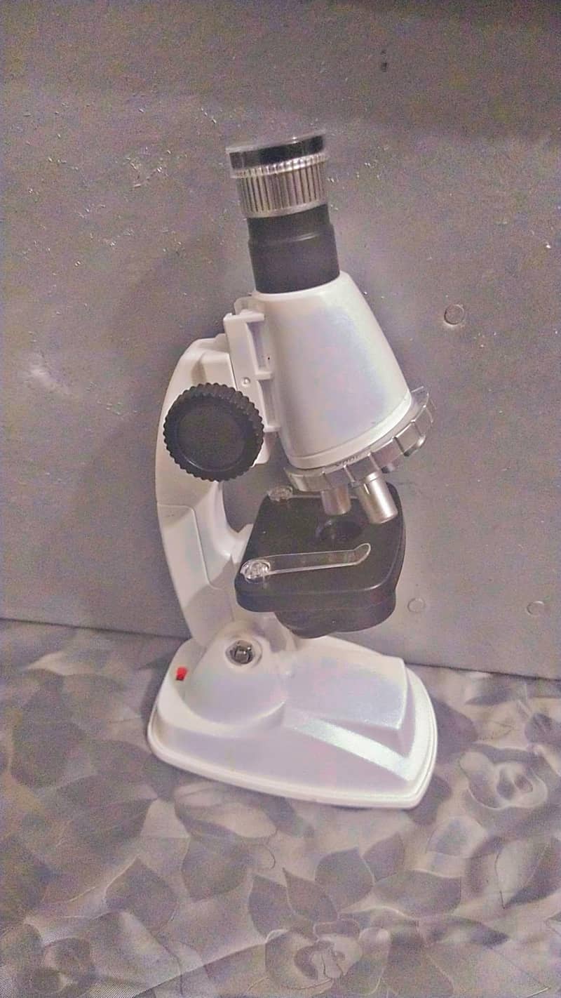 microscope  toys 1