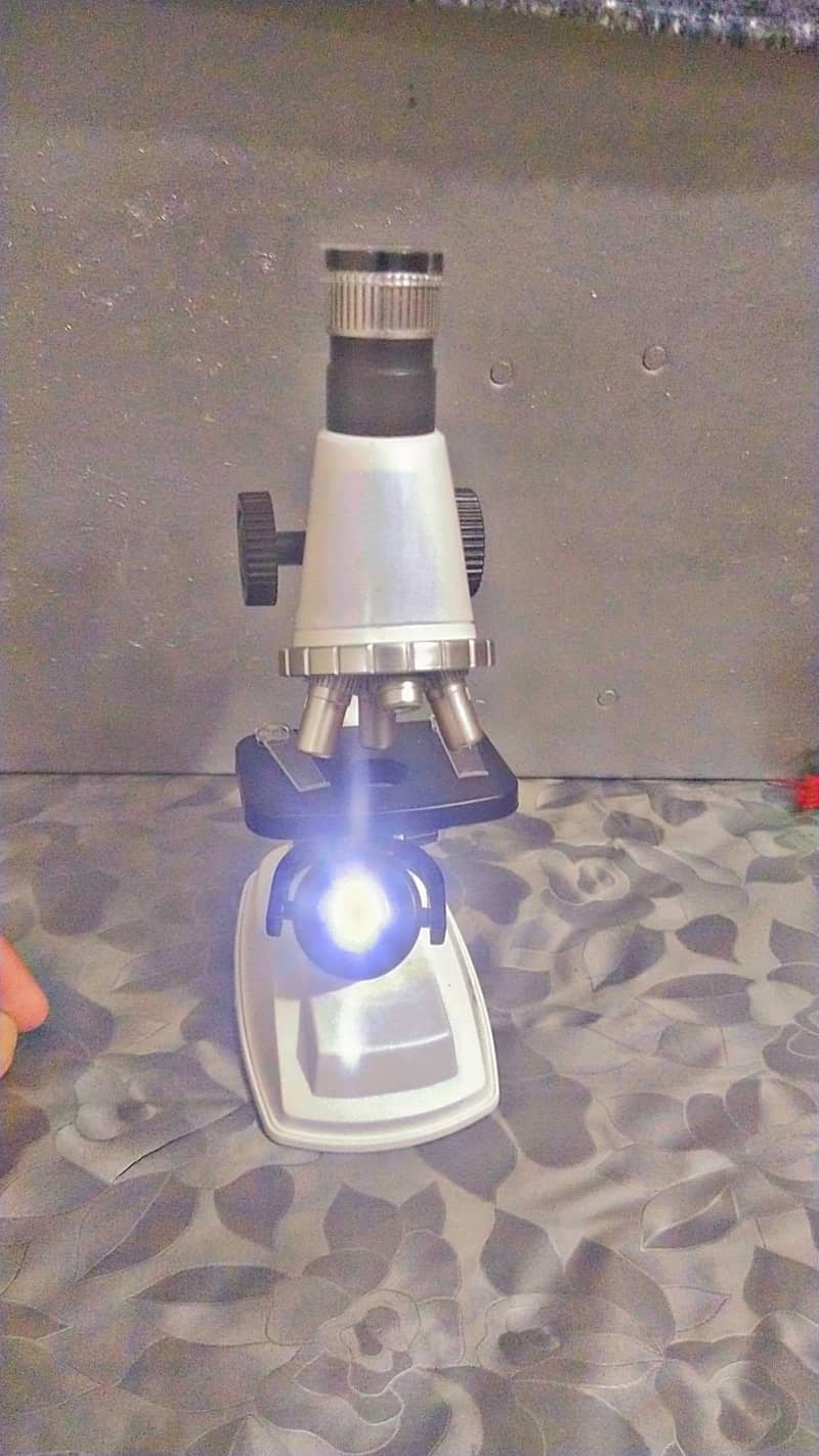 microscope  toys 2