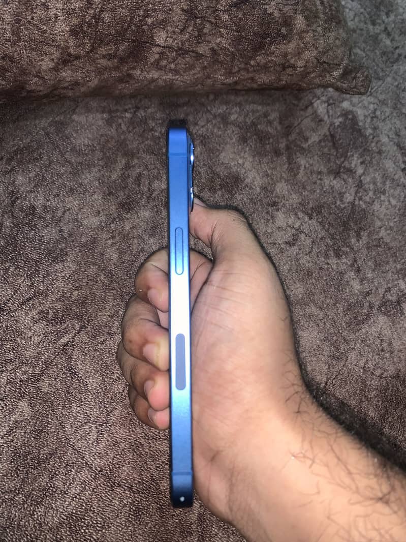 Apple iPhone 13 3