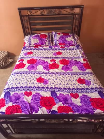 6 by 4 iron bed with fom