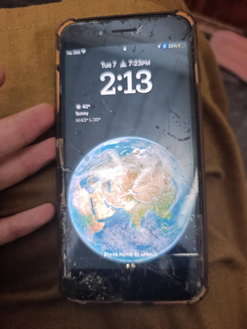 Apple iPhone 8 Plus 4