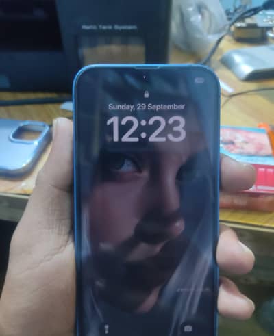 Apple iPhone 13