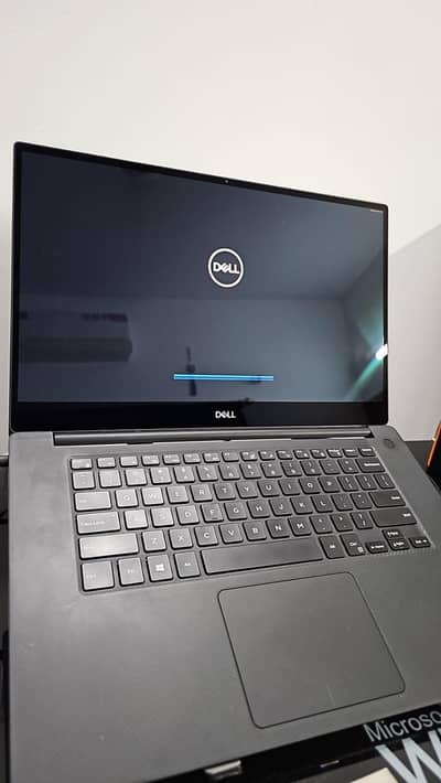Dell XPS 15 7590 I7 9TH (READ FULL AD)