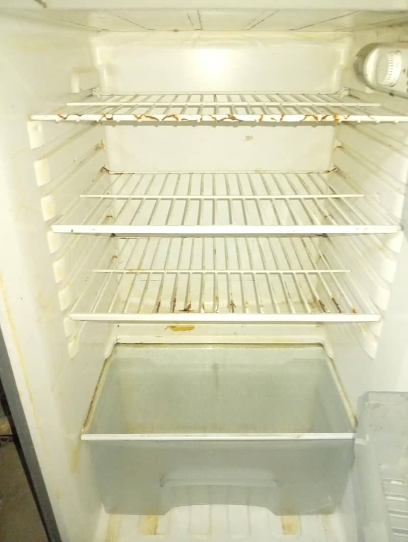 Refrigerator 0