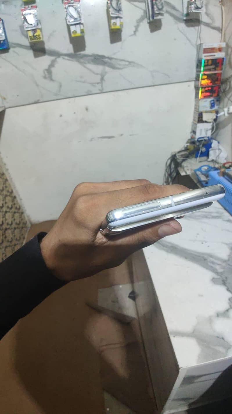 Google Pixel 7 Pro 6