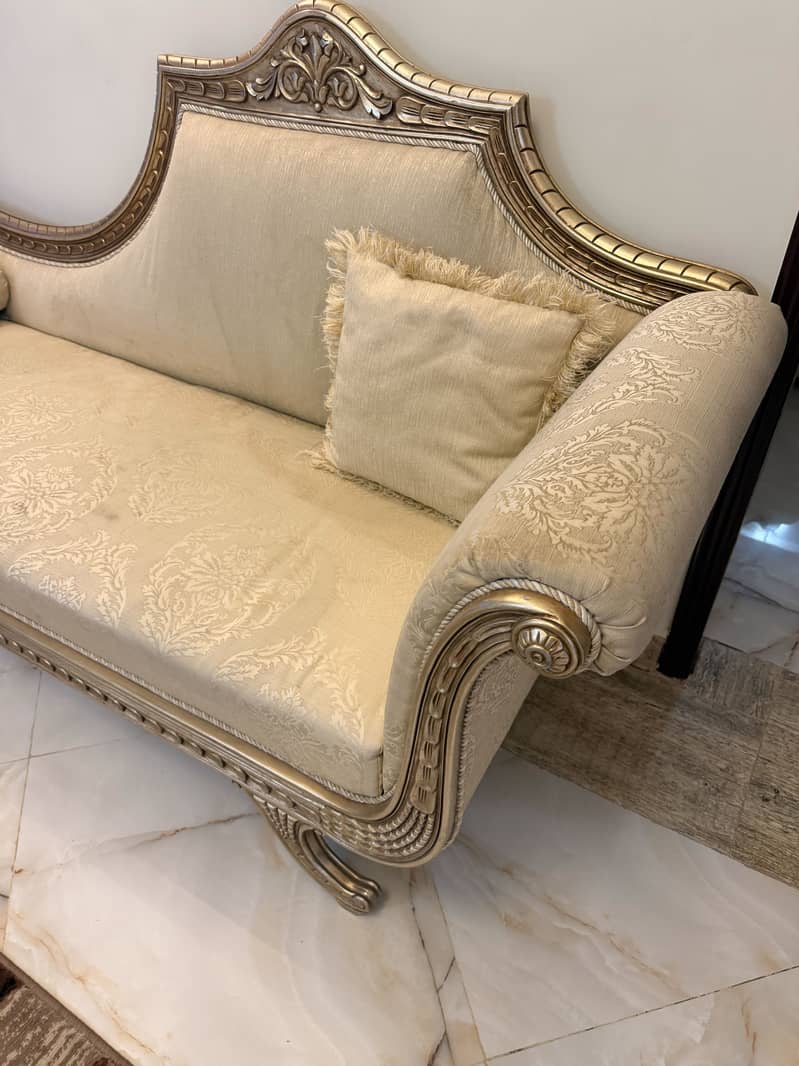 Dewan Sofa 1