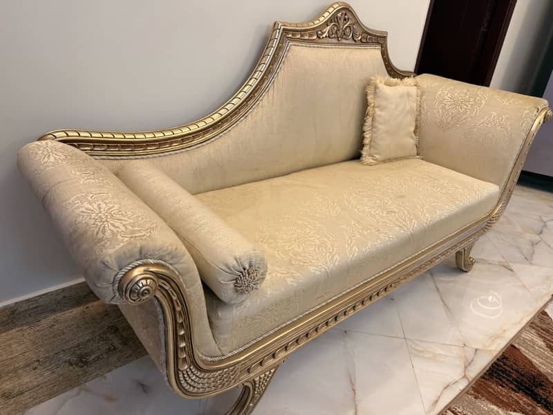 Dewan Sofa 2
