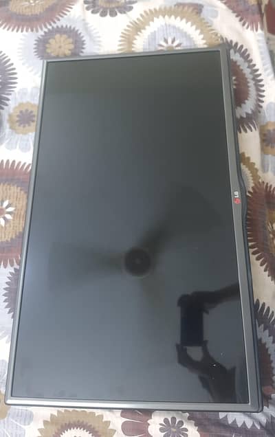 LG 23 inch LED