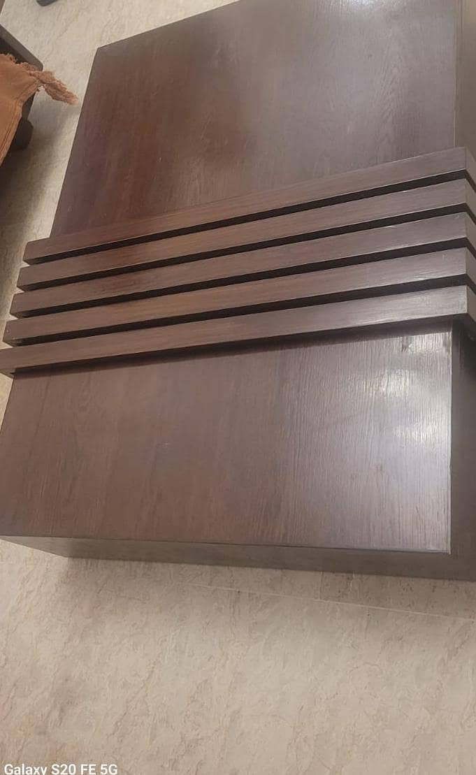 Coffee table/Center table 2