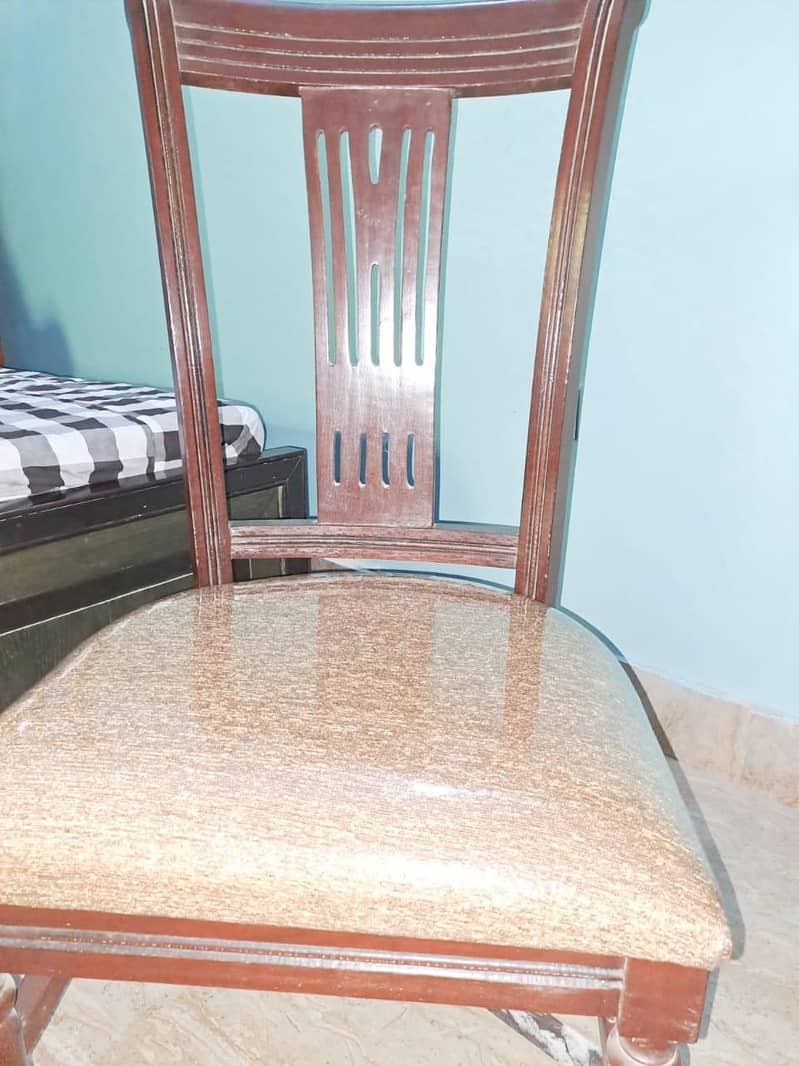 Dining table 4