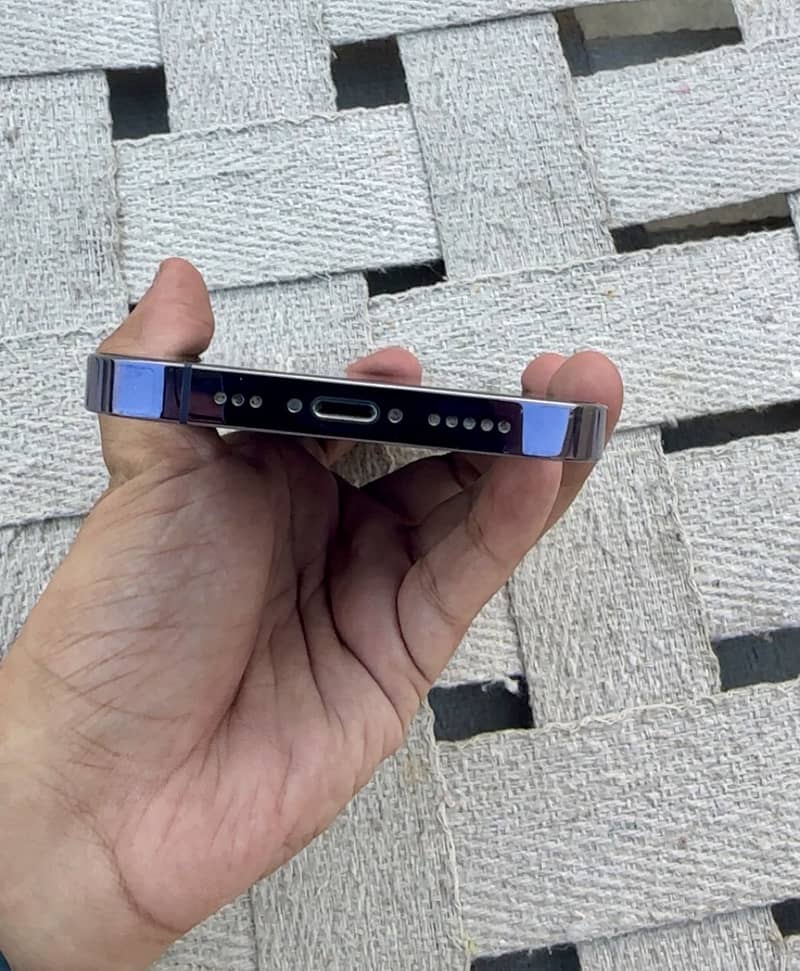 Apple iPhone 14 Pro 2