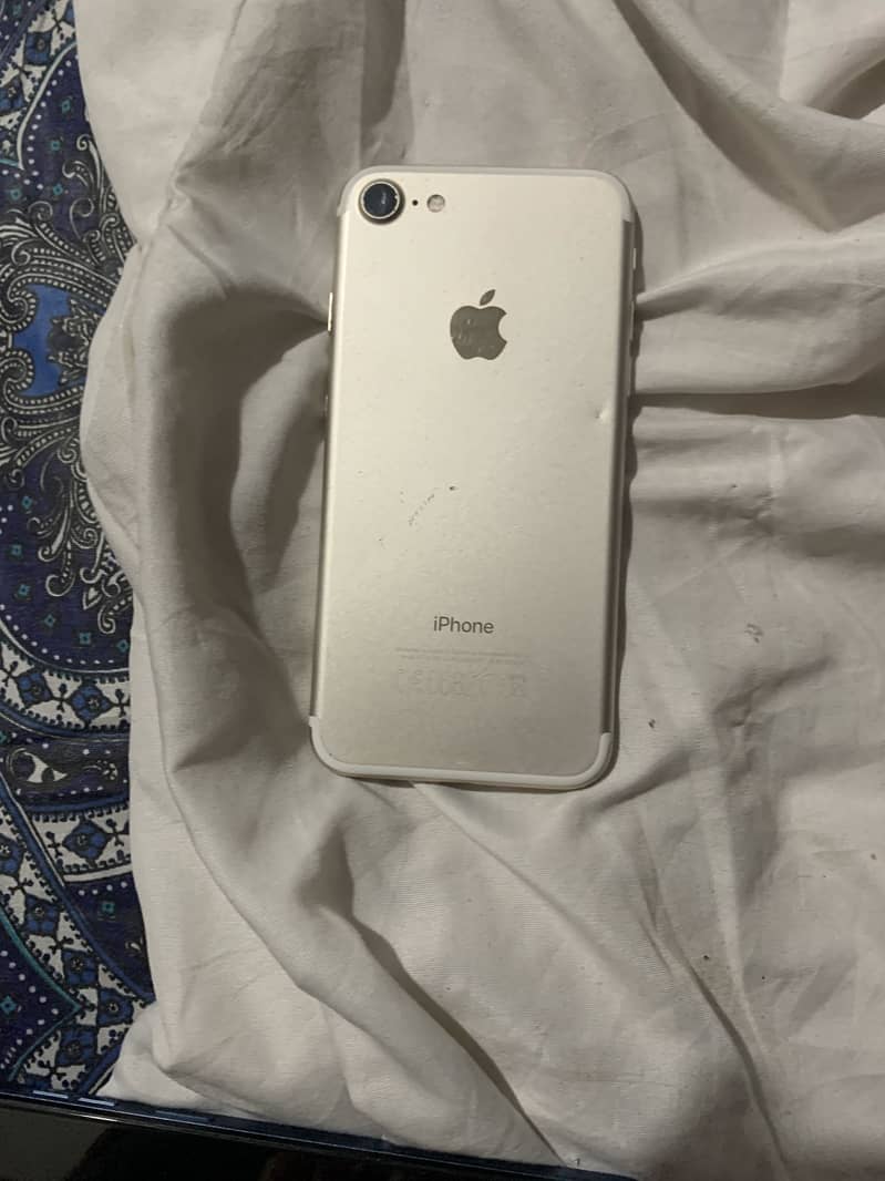 Apple iPhone 7 2