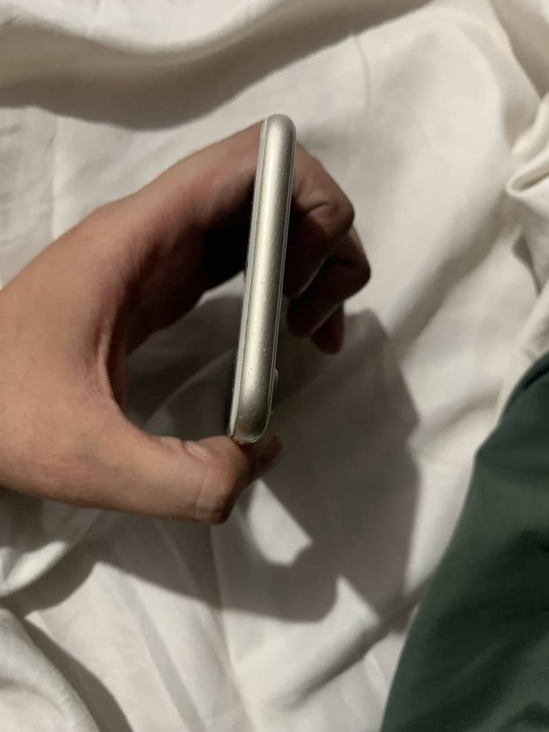 Apple iPhone 7 5