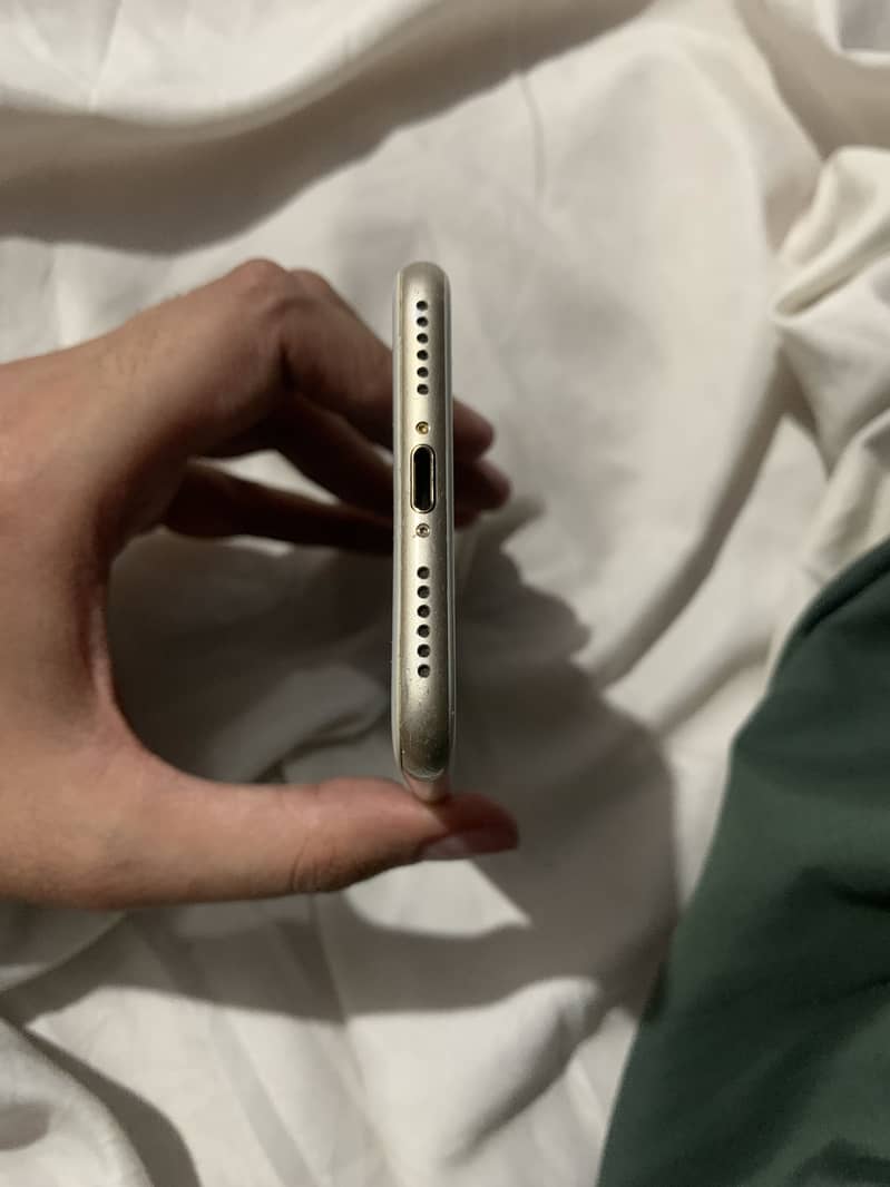 Apple iPhone 7 6