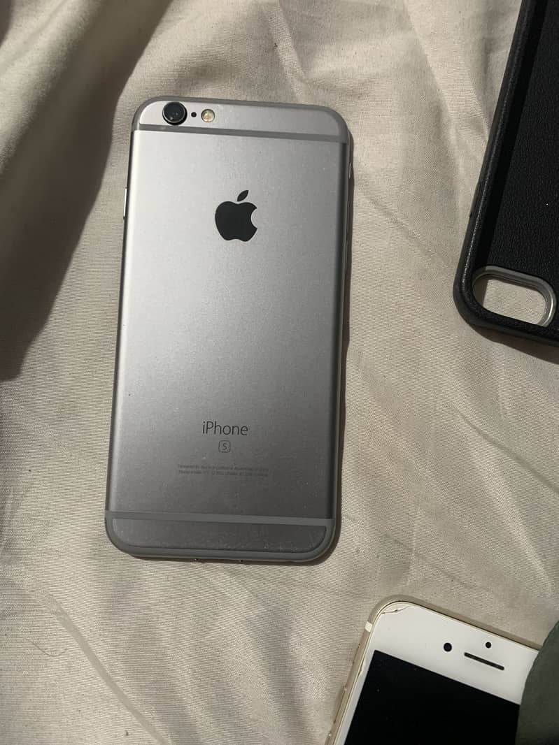 Apple iPhone 6S 1