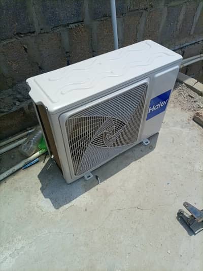 1 ton haier AC non inverter in genieun condition