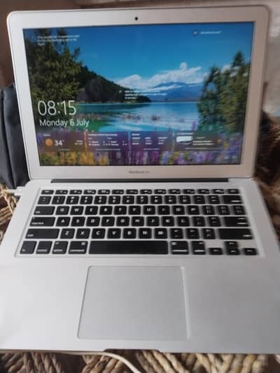 . MacBook Air 2017 | 8GB RAM | 256GB SSD | Used |