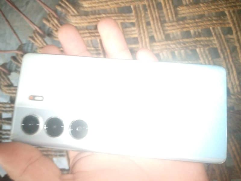 Tecno CAMON 40 1