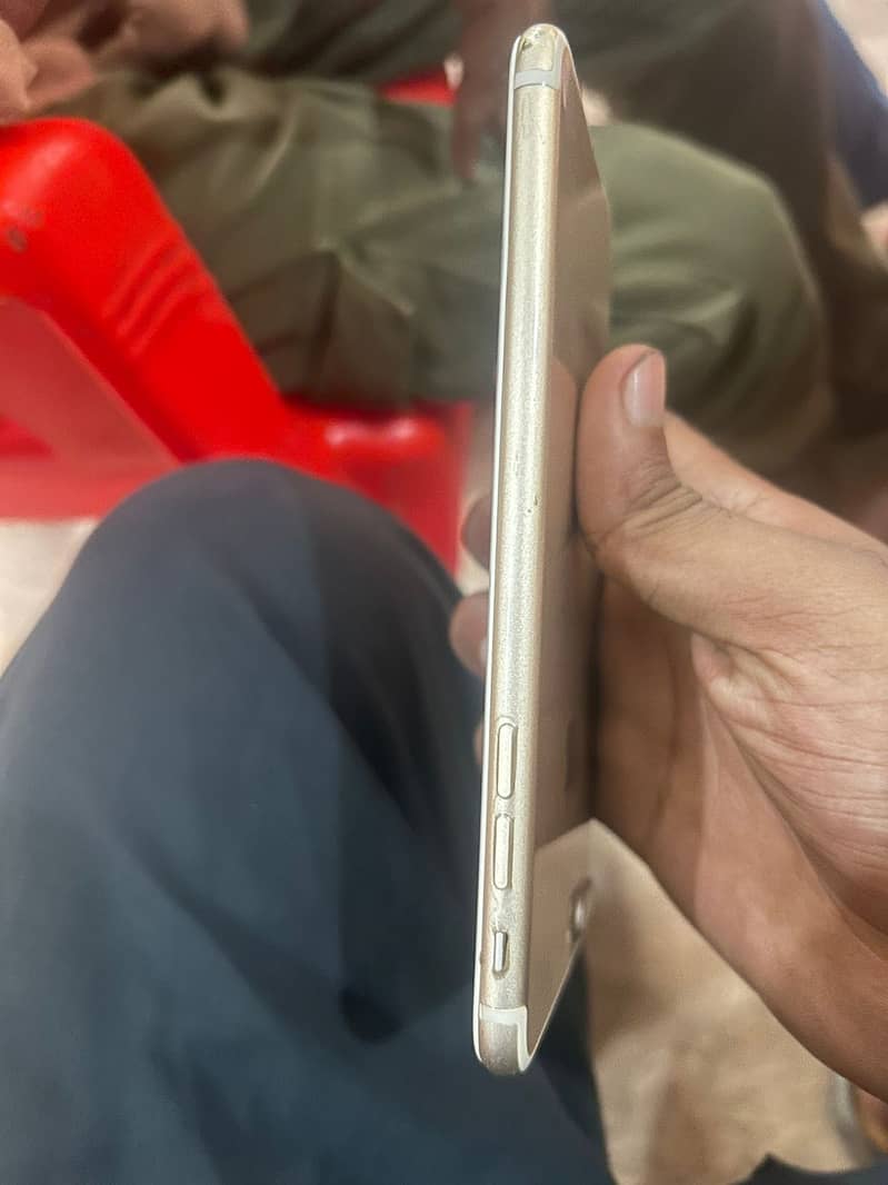 Apple iPhone 7 Plus 1