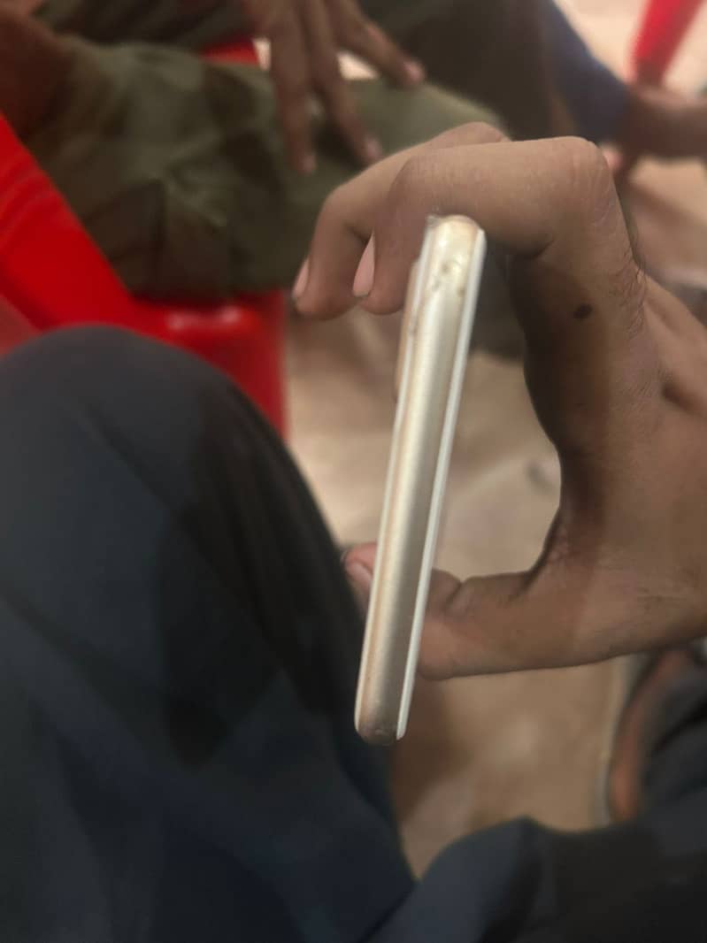 Apple iPhone 7 Plus 2
