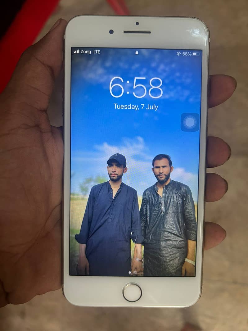 Apple iPhone 7 Plus 5