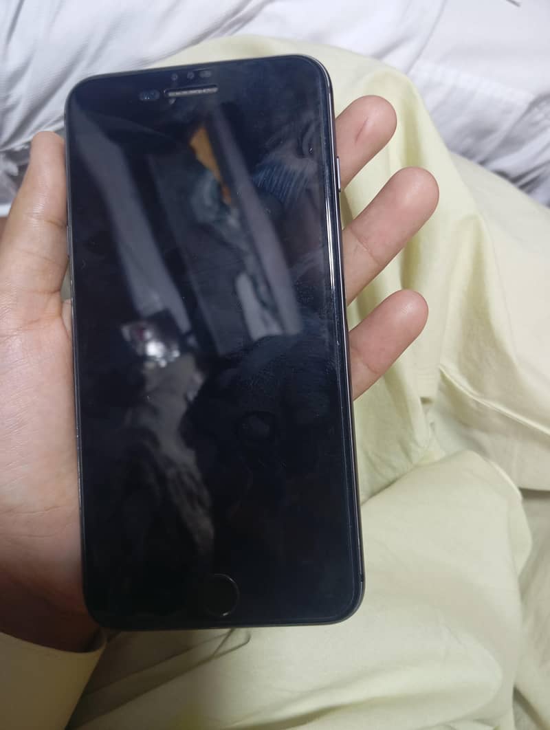 Apple iPhone 8 Plus 3