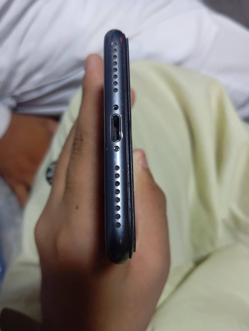 Apple iPhone 8 Plus 4