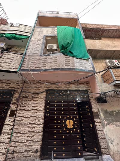 2.5 Marla Triple Story House For Sale Excellent Condition