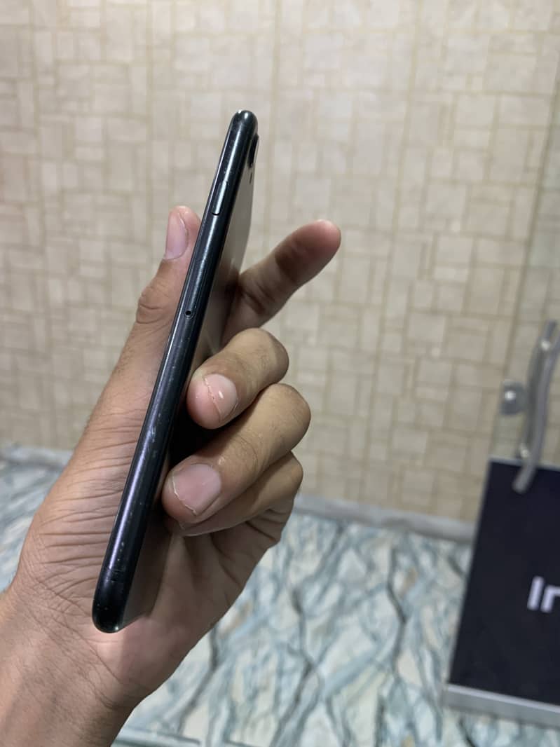 Apple iPhone 7 2