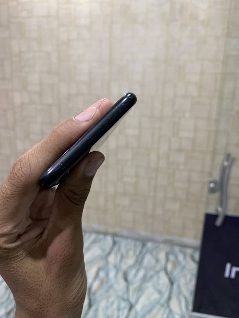 Apple iPhone 7 3