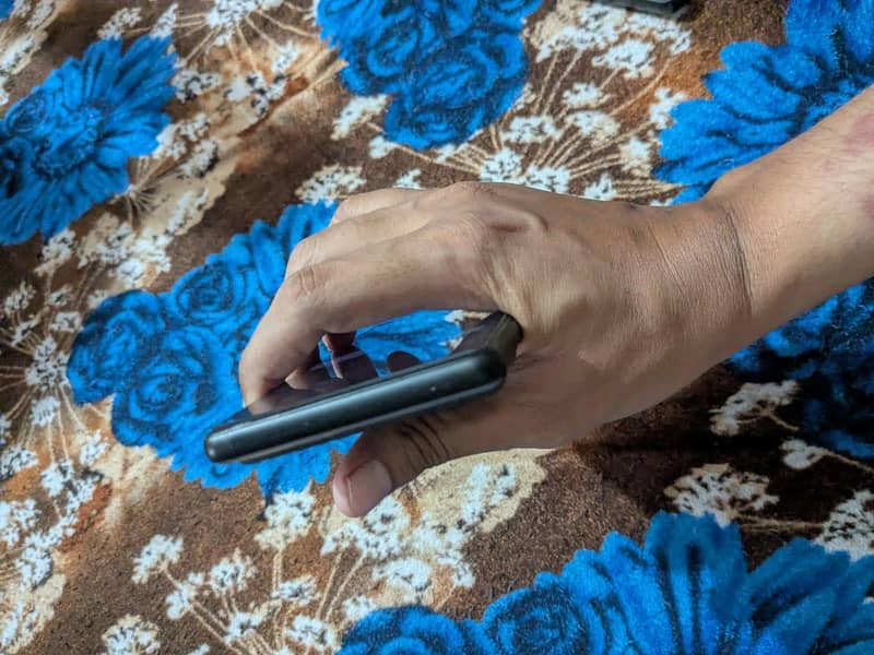 Google Pixel 6 Mint Condition 1