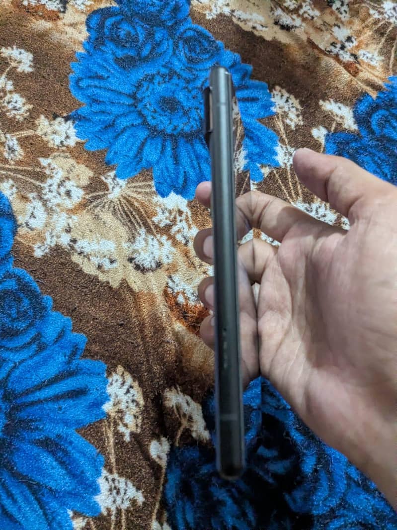 Google Pixel 6 Mint Condition 7