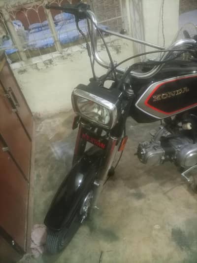 Honda 1984 Karachi