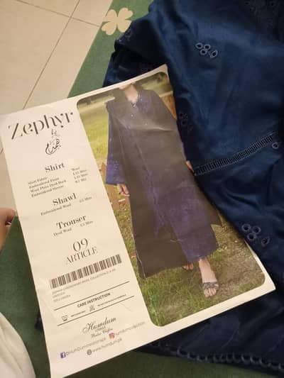 Humdam. . . new with tag small size . . . but medium body b wear krksti ha .