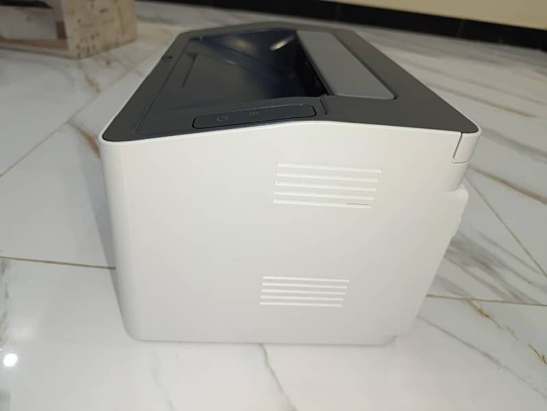 HP Laser 107a Laser Printer | Like New | Only 100 Prints 3