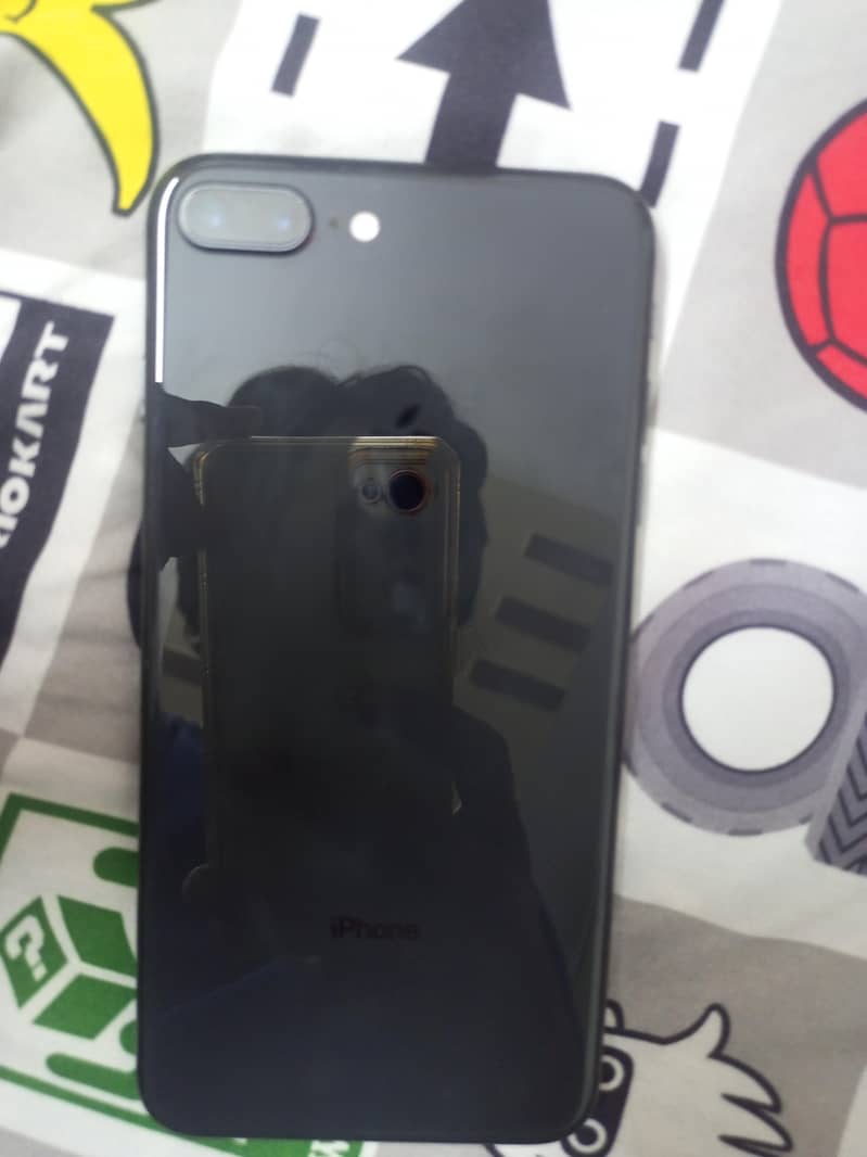 Apple iPhone 8 Plus 6