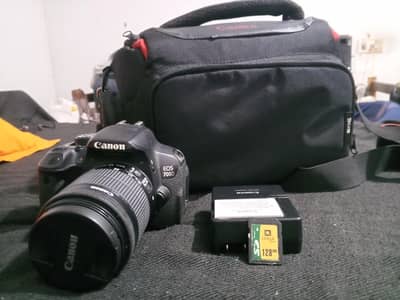CANON 700D
