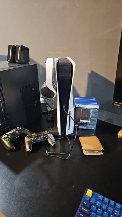 PS5 DISC EDITION 4 GAMES 2 CONTROLLERS PSVR2 PS PULSE HEADPHONES