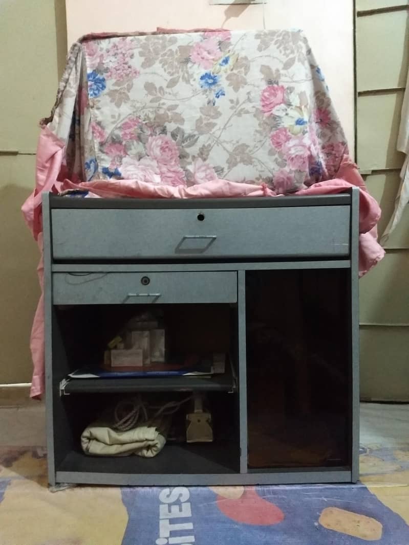 Computer Trolly 1
