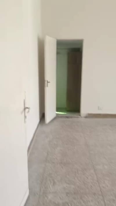 10 marla upper portion for rent in allama iqbal town lahore